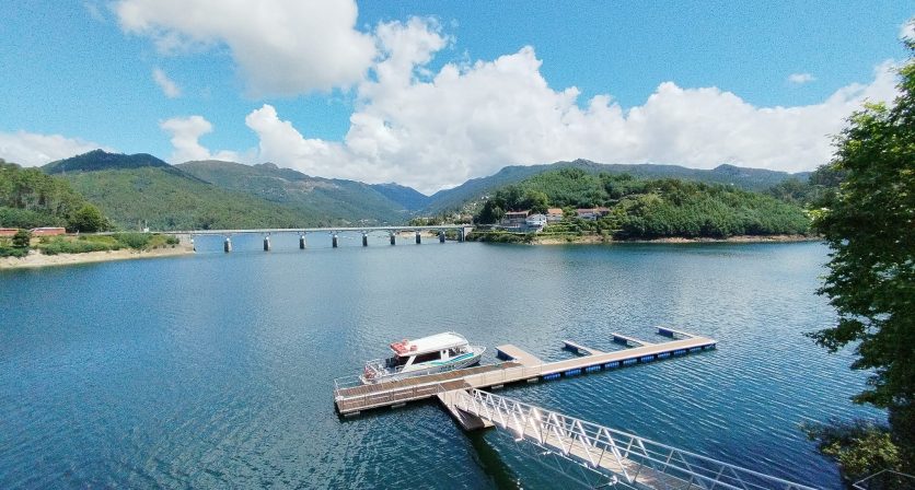 Barco Brancelhe já navega nas águas da Albufeira de Caniçada