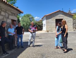 Galeria de Fotos - Executivo Municipal visitou freguesia de Pinheiro
