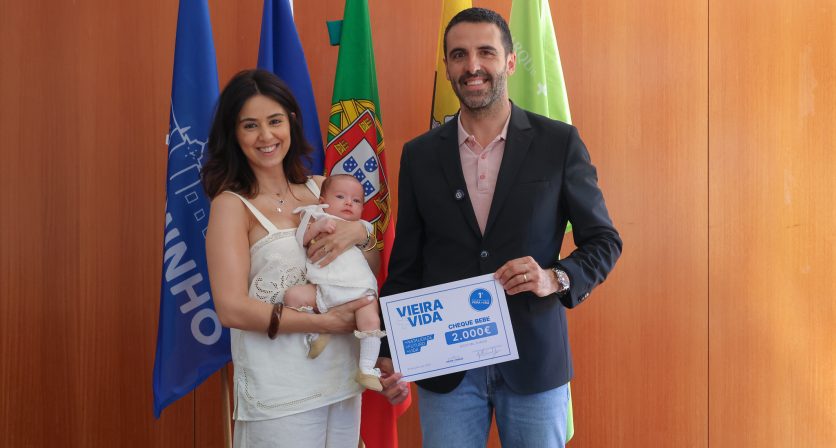 Maria Coelho Leite recebe o primeiro Cheque-Bebé de 2.000€ do programa Vieira +Vida