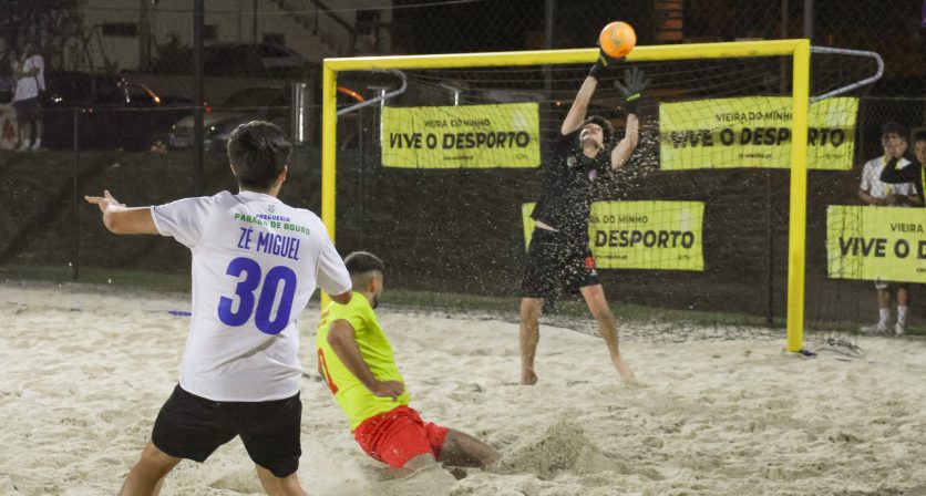 Parque dos Moinhos viveu noite de casa cheia no arranque do Torneio de Futebol de Praia