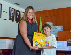 Galeria de Fotos - Município de Vieira do Minho ofereceu Livros de Fichas a mais de 900 alunos