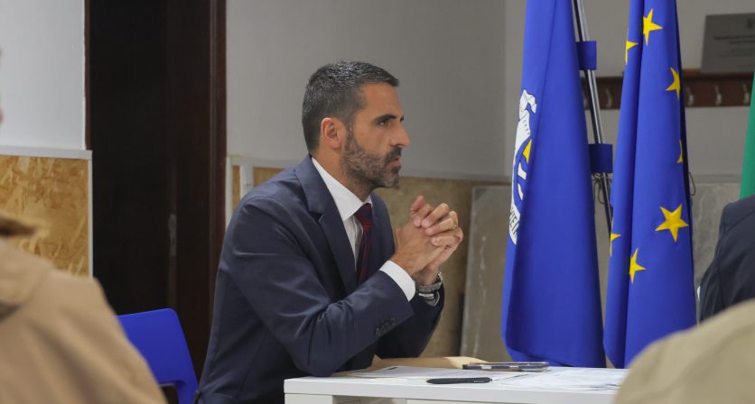 Câmara Municipal leva reunião descentralizada e aberta ao público à freguesia do Mosteiro